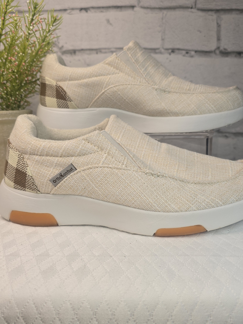 Women’s OrthoComfort slip-on canvas loafers cream plaid heel casual boat shoe 39